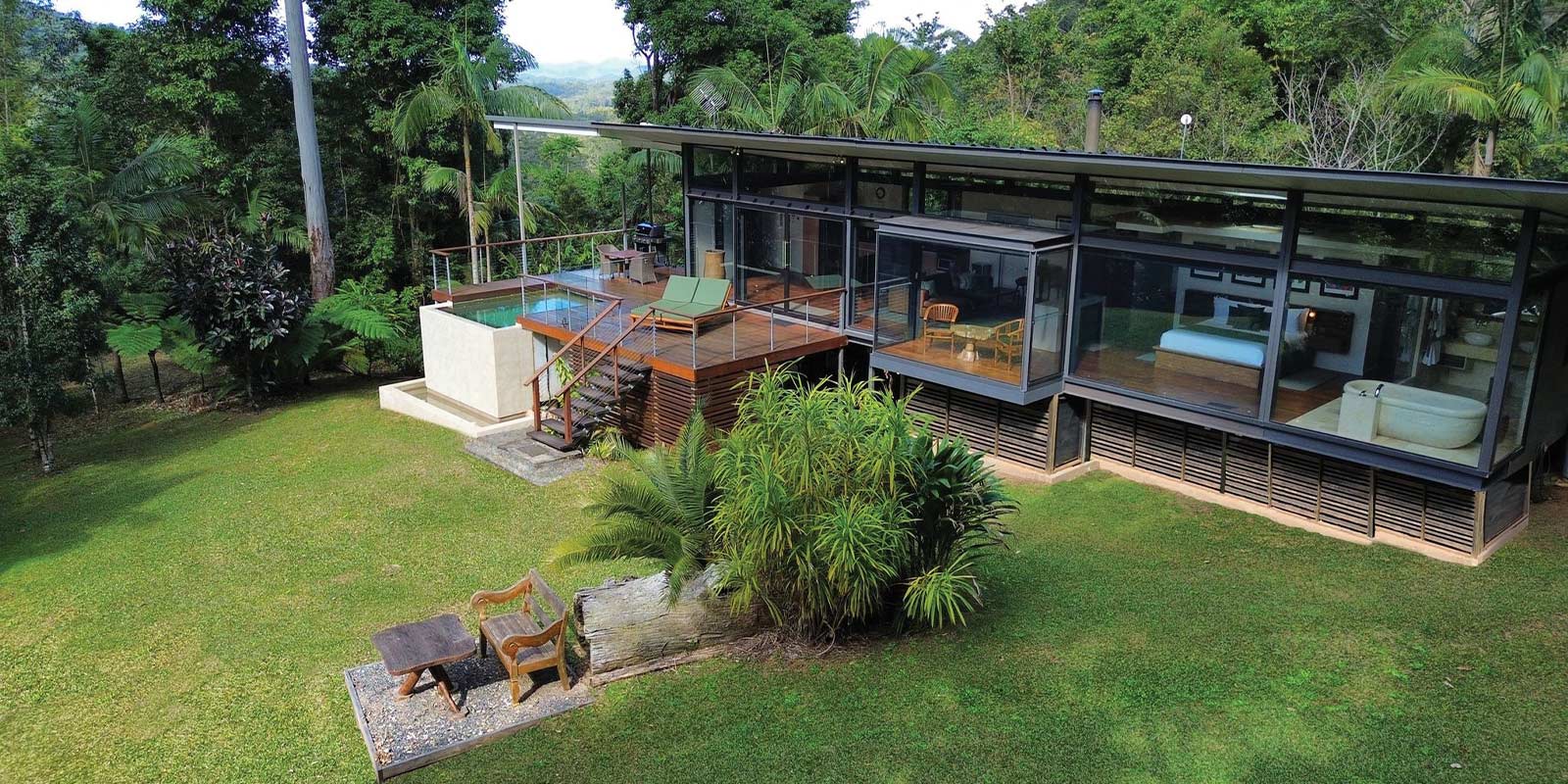 Springbrook Lodge at Crystal Creek Rainforest Retreat has an unimpeded view of the majestic Mount Springbrook